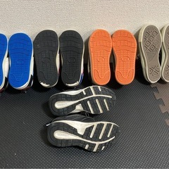男の子スニーカーの画像