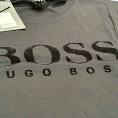 ヒューゴボスのTシャツ（タグ付き、価格不明）Hugo Boss ...
