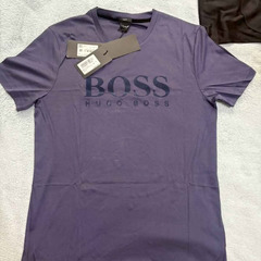 ヒューゴボス ブルーTシャツ 新品 値札付き