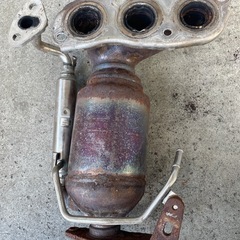 LA800S ムーヴキャンバス　エキゾースト　触媒の画像