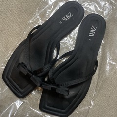 ZARAのサンダルです☺️