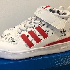 【新品未使用】adidas アディダス　ハイカット　キッズ　スニーカー　ミッキー　20センチの画像