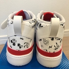 【新品未使用】adidas アディダス　ハイカット　キッズ　スニーカー　ミッキー　20センチの画像