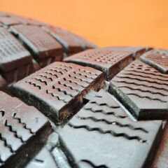 DUNLOP WINTER MAXX WM02 205/65R16 16インチ スタッドレス 4本 24年製 バリ溝 10系アルファード C28セレナ ヤリスクロス等　(KTE301)の画像