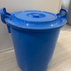 《美品》 大きいゴミ箱
の画像
