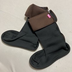 【雨や防寒】靴への水の侵入を防ぐ靴の上から履けるブーツの画像