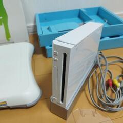 WIIとWII FITのセットの画像