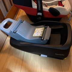 値下げ　早い者勝ち定価６万程　maxicosi チャイルドシートの画像