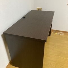 ①デスク(パソコン回転台付き)の画像