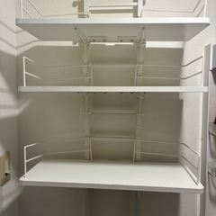 突っ張り壁面収納