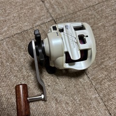 SHIMANO C 800 フィッシングリールの画像