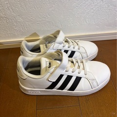 ！値下げ！adidas アディダス　スニーカー　21㌢の画像