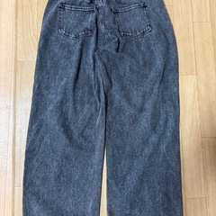 ワイドデニムパンツの画像