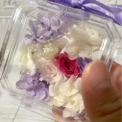 香水型BOXフラワーアレンジメント派の画像