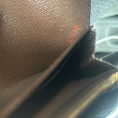 LOUIS VUITTON 財布の画像