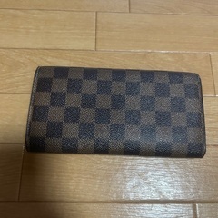 LOUIS VUITTON 財布の画像