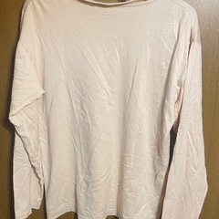ノンブランド ロンT  はだいろ 
首によれ伸びありの画像