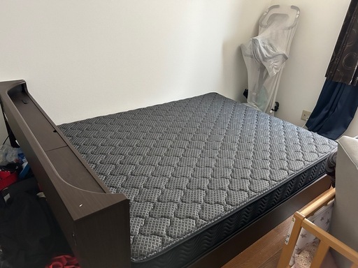 【値下げ】ワイドダブルサイズ　ベッド　クイーンサイズ