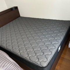 【値下げ】ワイドダブルサイズ　ベッド　クイーンサイズの画像