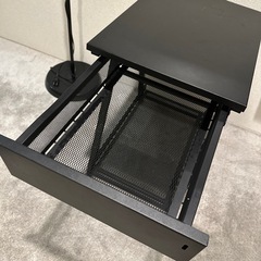 IKEA サイドテーブル　引き出し付きの画像