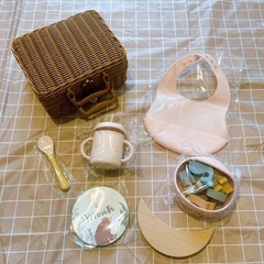 新品⭐️ 出産祝い ベビーギフトセット 豪華7点セット 離乳食 食器 吸盤付き シリコン の画像