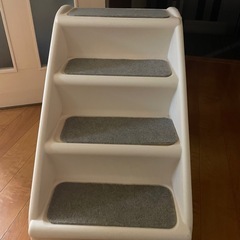 猫用階段の画像