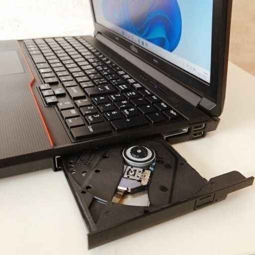【最新OS！】2025 6月分⑨ 最新Windows 11 SSD256GB メモリ8GB FMV i3(第四世代）キーボード美品
