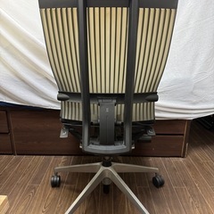 イトーキ スピーナチェア 背エラストマー 肘なし アルミ脚 オフィスチェアの画像