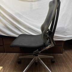 イトーキ スピーナチェア 背エラストマー 肘なし アルミ脚 オフィスチェアの画像