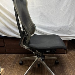 イトーキ スピーナチェア 背エラストマー 肘なし アルミ脚 オフィスチェアの画像