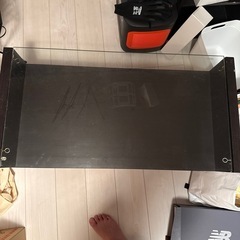 ガラスローテーブルの画像