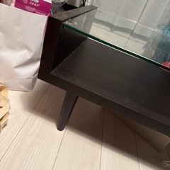 ガラスローテーブルの画像