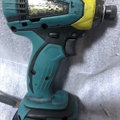 マキタインパクトドライバTD134D中古品、バッテリー付きの画像