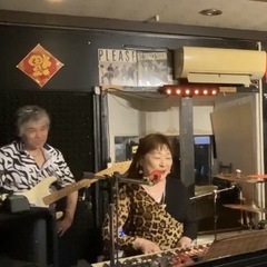 男性ボーカル及びベーシスト募集♬꒡̈⃝楽しく音楽やりません…