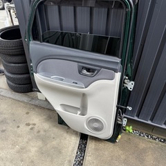 ダイハツ キャスト後部座席ドア
の画像