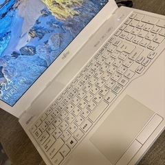 ノートパソコン富士通の画像