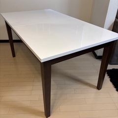 伸長式ダイニングテーブル（幅140cm → 180cm）