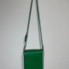 【美品✨】AZUL by moussy フェイクレザーショルダーバッグ グリーン　緑の画像