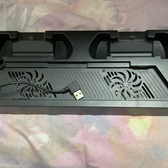 PS4縦置きスタンドの画像