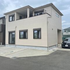 新築の香りが残る築２年の注文住宅　４SLDK　南東向きの角…