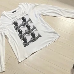 ヒップ ホップ HIP HOP バンドt 
ダメージ有　ビッグサイズ 2パック Bershka ベルシュカ ロンT　2PAC 総柄 白T 袖ロゴ バンドT BIG SIZEの画像