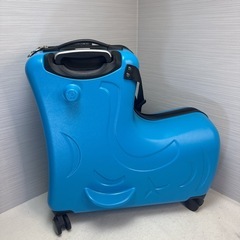 子供用のキャリーケースの画像
