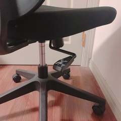 昇降デスクチェア 中古1年未満 (定価24000円)の画像