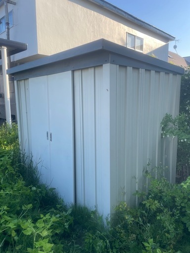 鍵なし古い物置