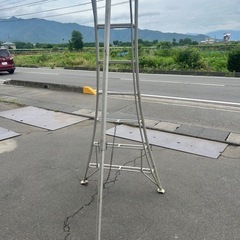 三脚脚立の画像