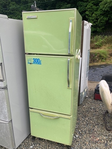 家電 キッチン家電 冷蔵庫昭和レトロ調　中古 slide_file.jpg