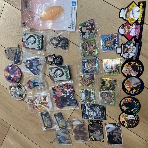 ONE PIECE（ワンピース）公式グッズまとめ売りセット大量 (激安