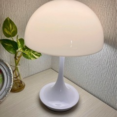間接照明　シンプル　テーブルランプ　　　