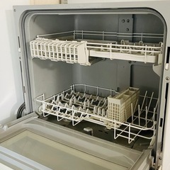 Panasonic 電気食器洗い乾燥機 品番 NP-TH2-Wの画像