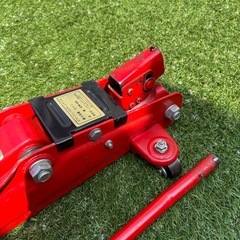 エマーソン 2t ジャッキ オイル漏れあり
の画像